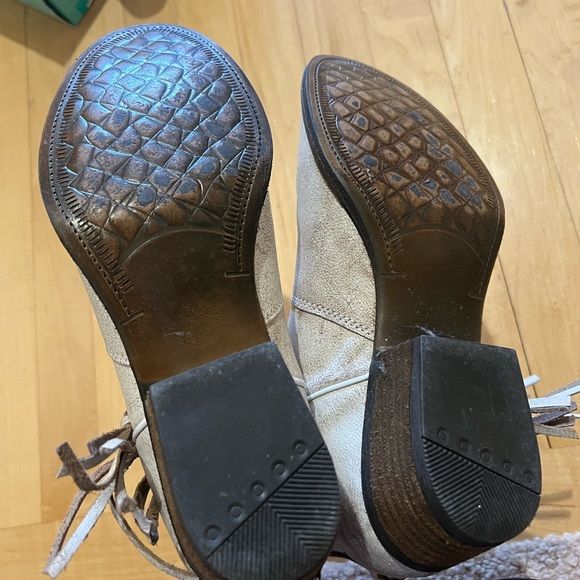 Very Volitile cow girl booties. Size 10 - Picture 4 of 6